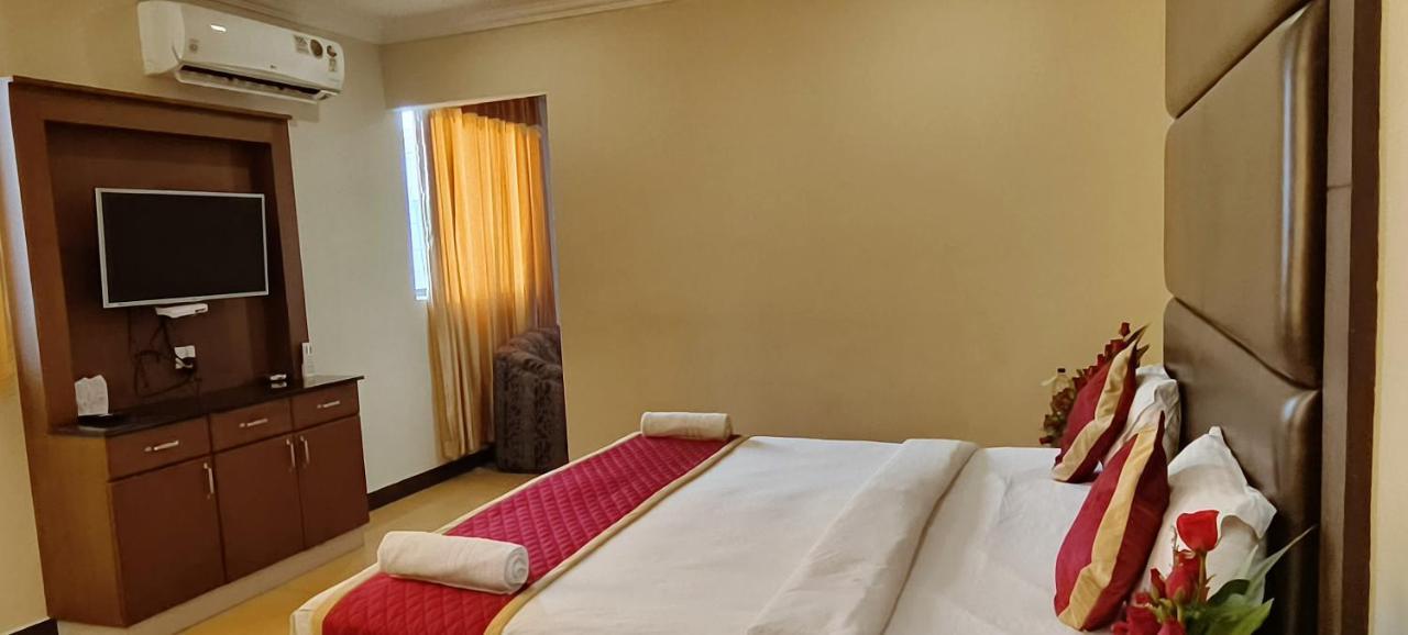 Hotel Pioneer Paradise Nagercoil Bagian luar foto
