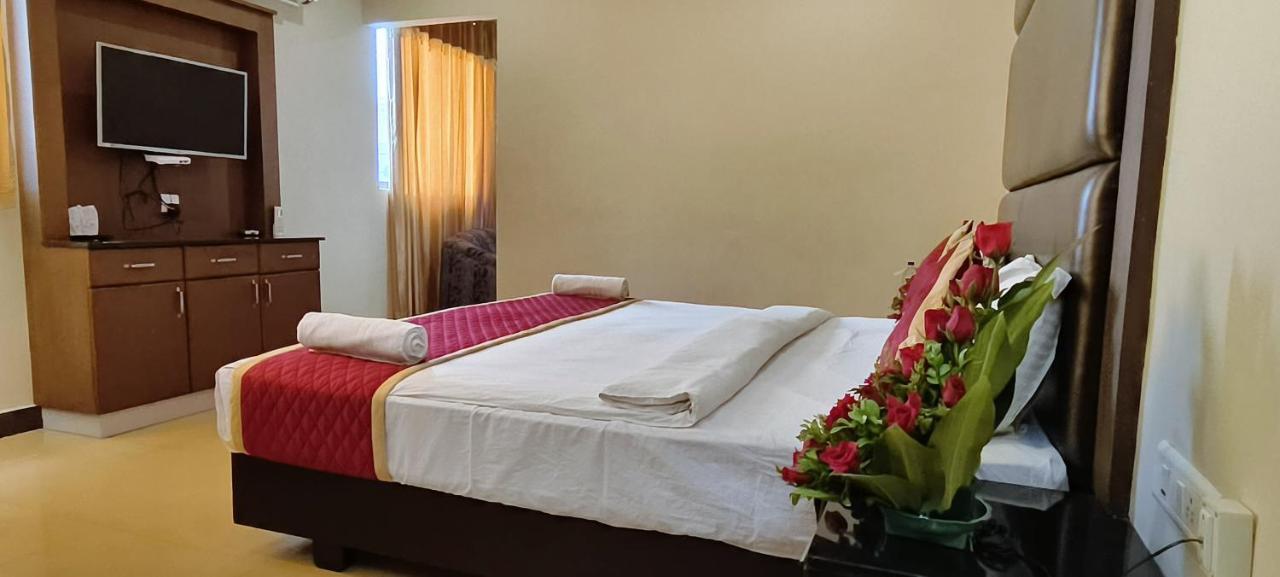 Hotel Pioneer Paradise Nagercoil Bagian luar foto