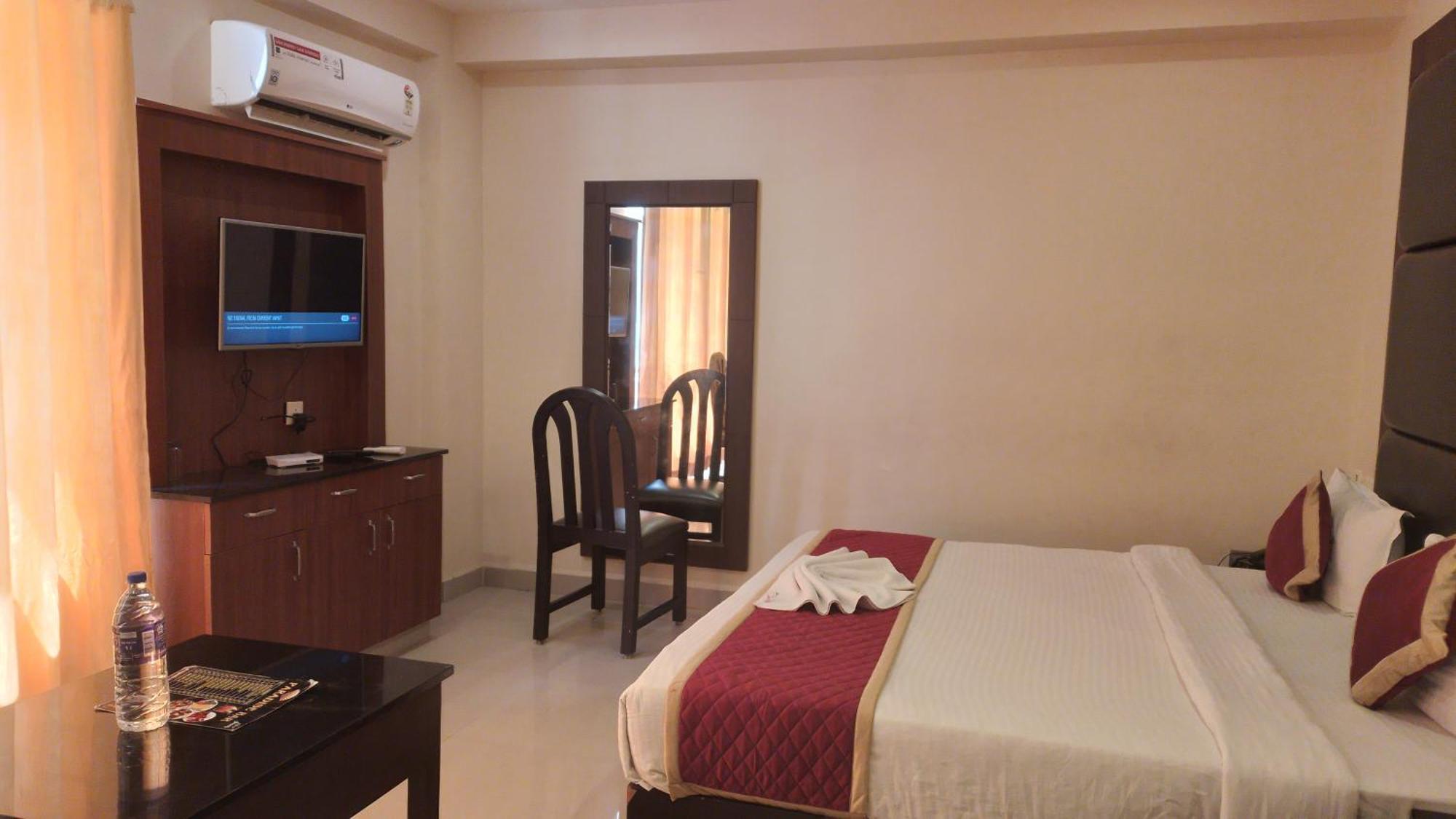 Hotel Pioneer Paradise Nagercoil Bagian luar foto