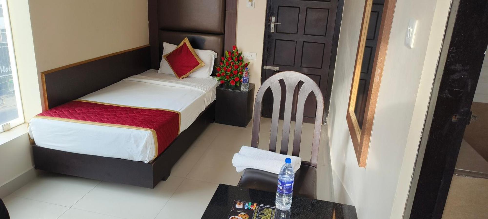 Hotel Pioneer Paradise Nagercoil Bagian luar foto