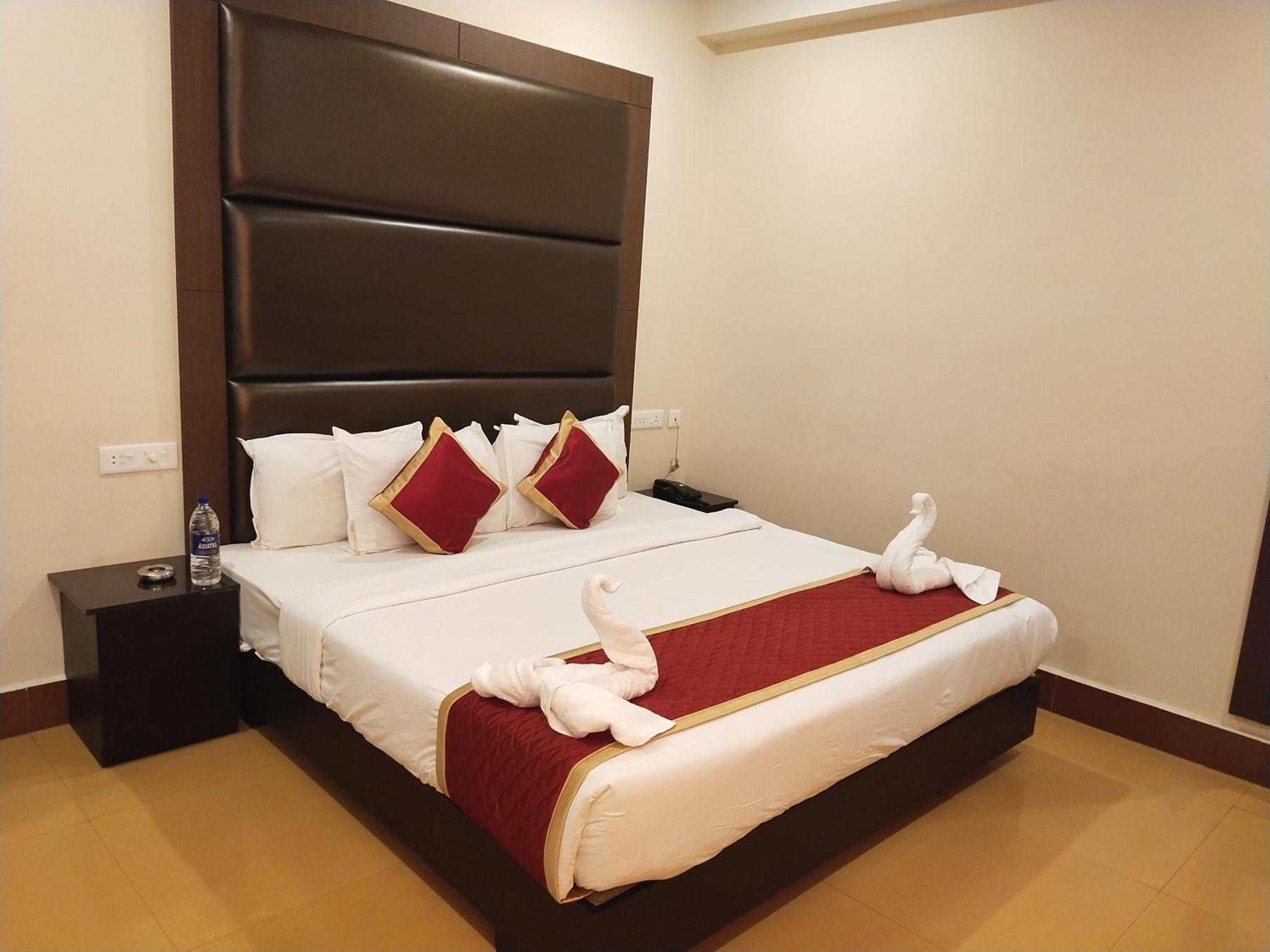 Hotel Pioneer Paradise Nagercoil Bagian luar foto